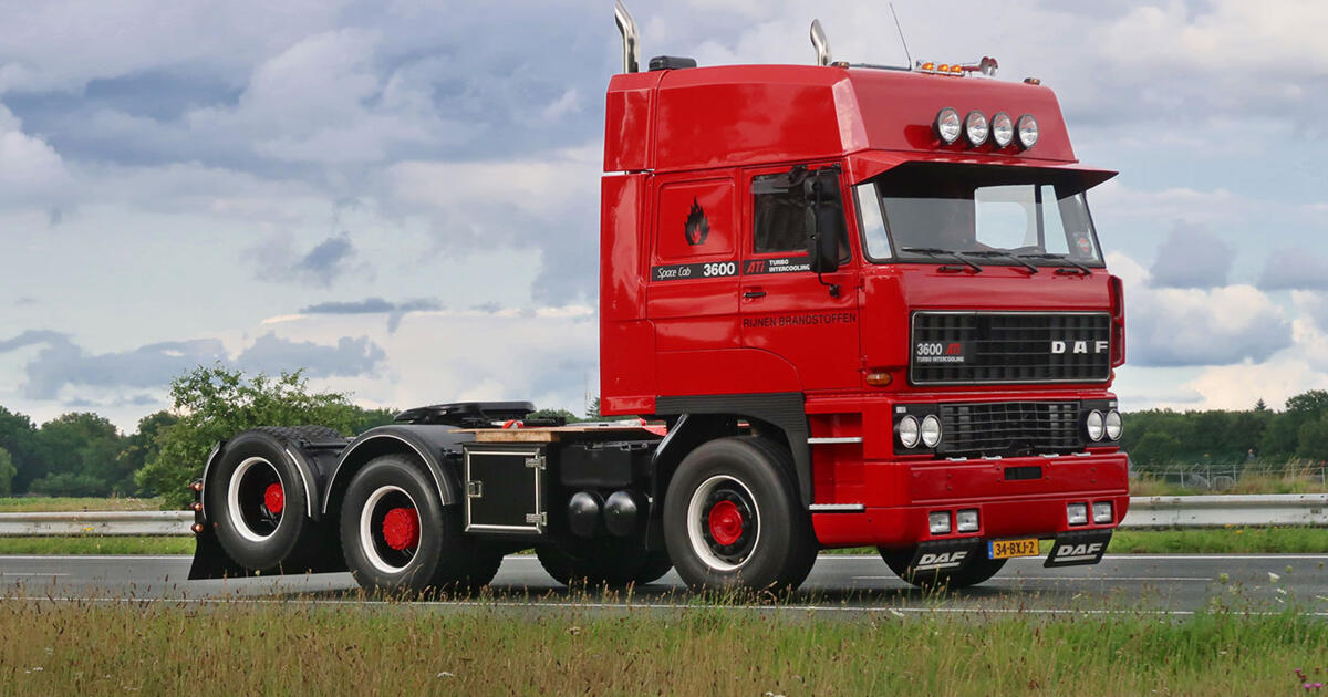 【生産終了・激レア】Habibi Professional Daf ダフ DAF 3300 from 1982 :: truckinfocus.com