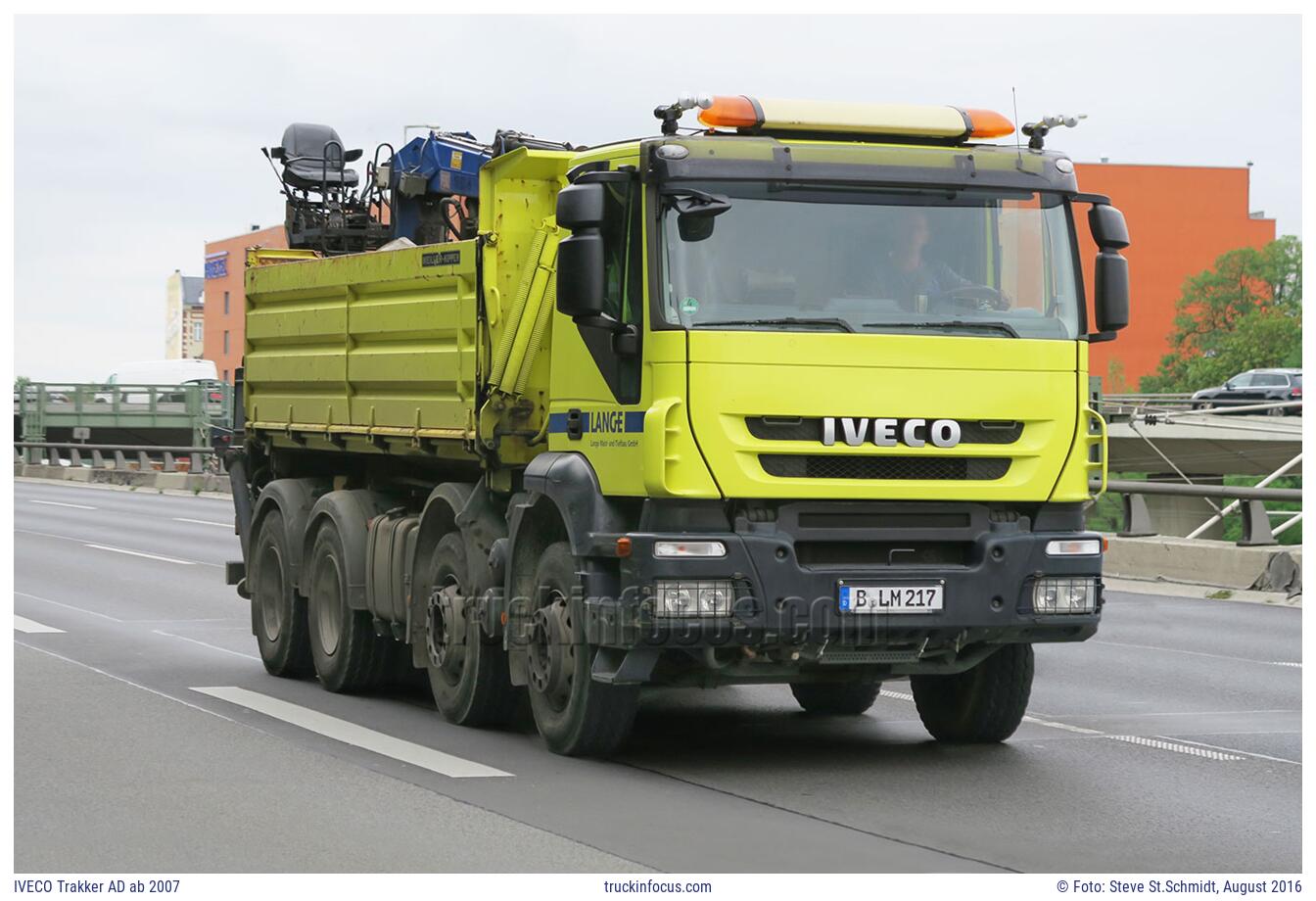 IVECO Trakker AD ab 2007 Foto August 2016