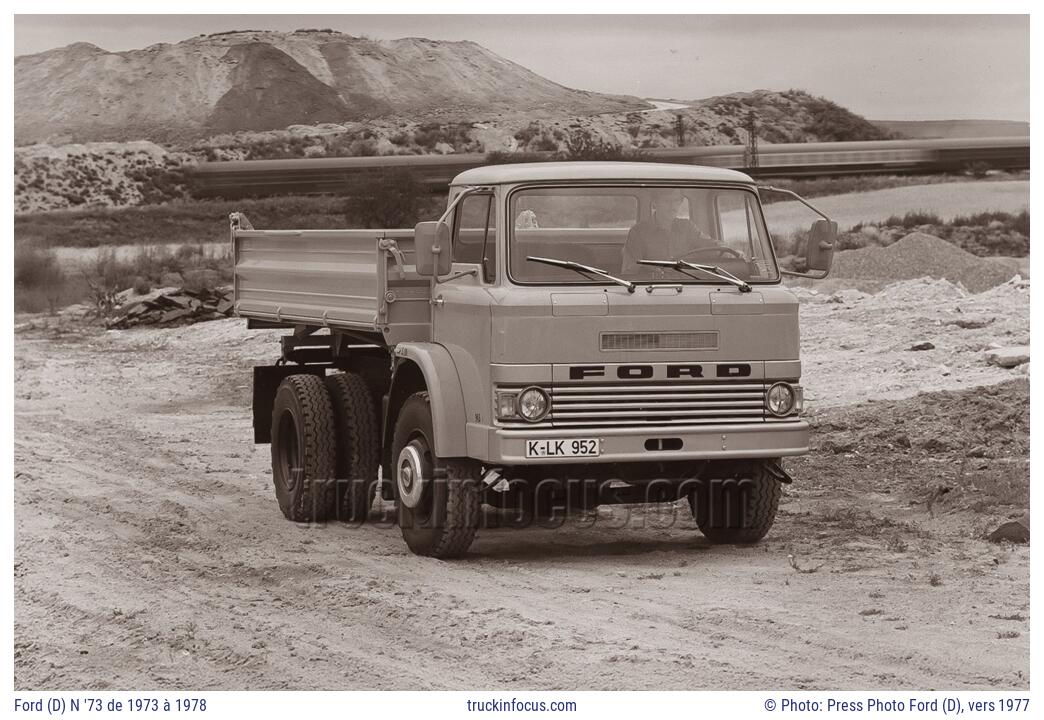 Ford (D) N '73 de 1973 à 1978 Photo vers 1977